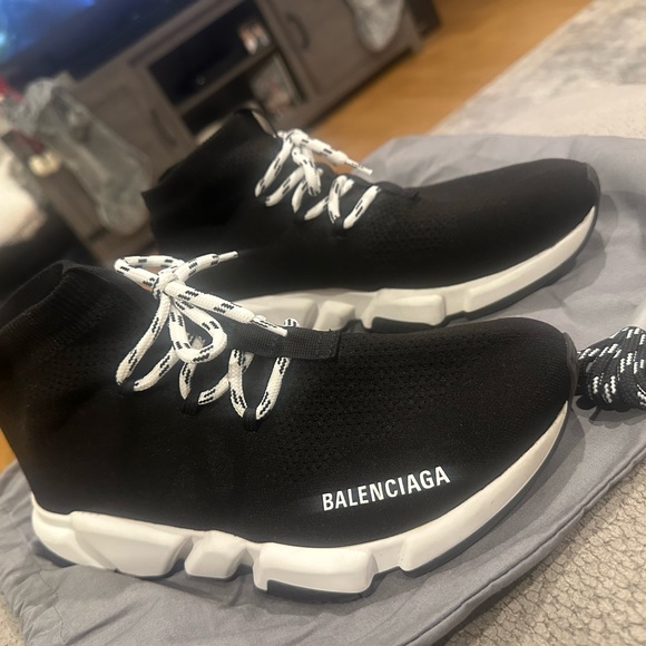 Men’s Balenciaga Black - Picture 2 of 4